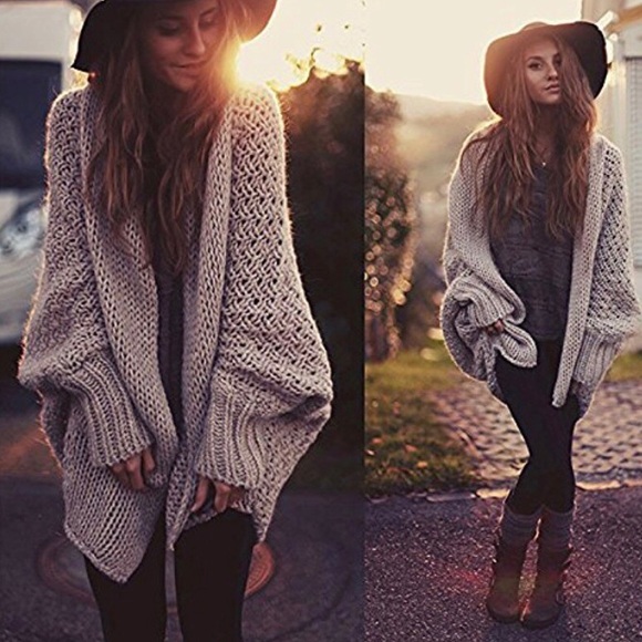 ✦NWT Oversized Loose Batwing Sleeve Taupe✦ - Picture 3 of 6